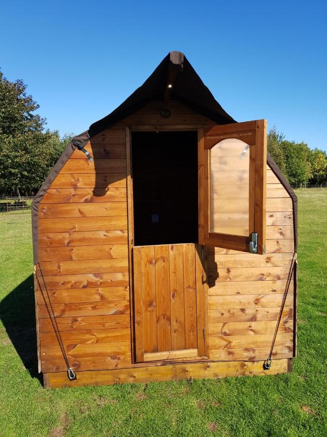 Suitehuts @ Silverstone Bagian luar foto