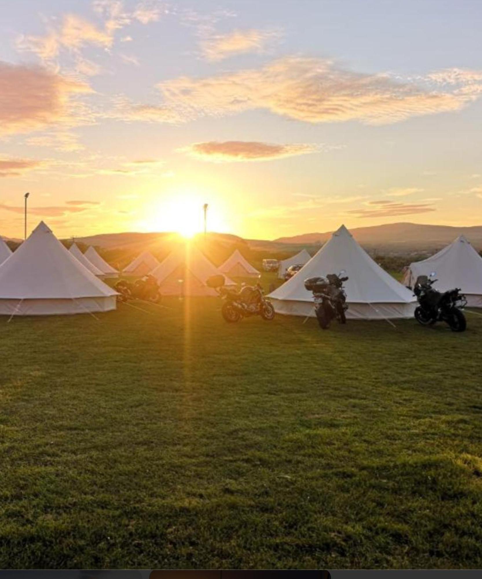 Suitehuts @ Silverstone Bagian luar foto