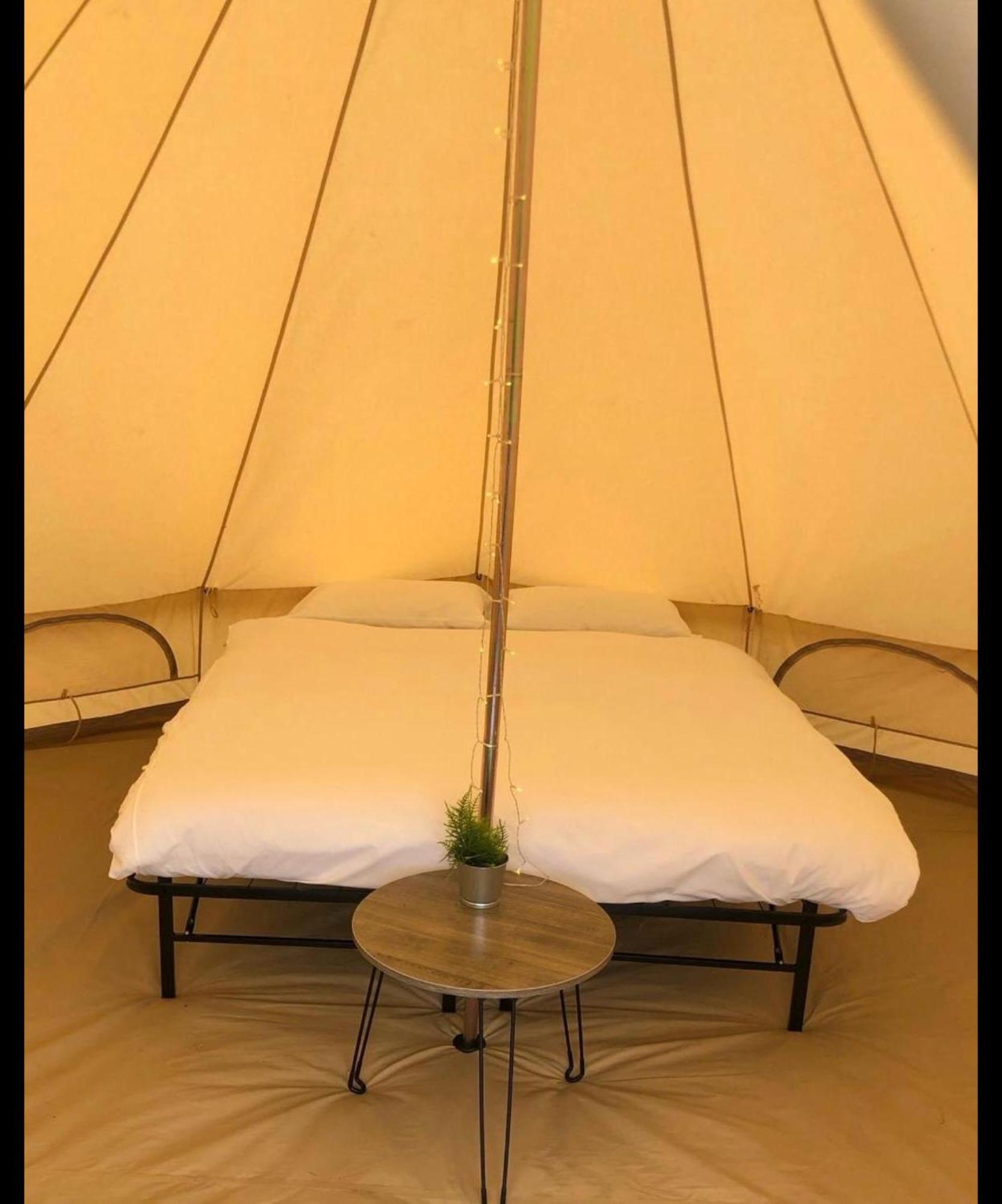 Suitehuts @ Silverstone Bagian luar foto