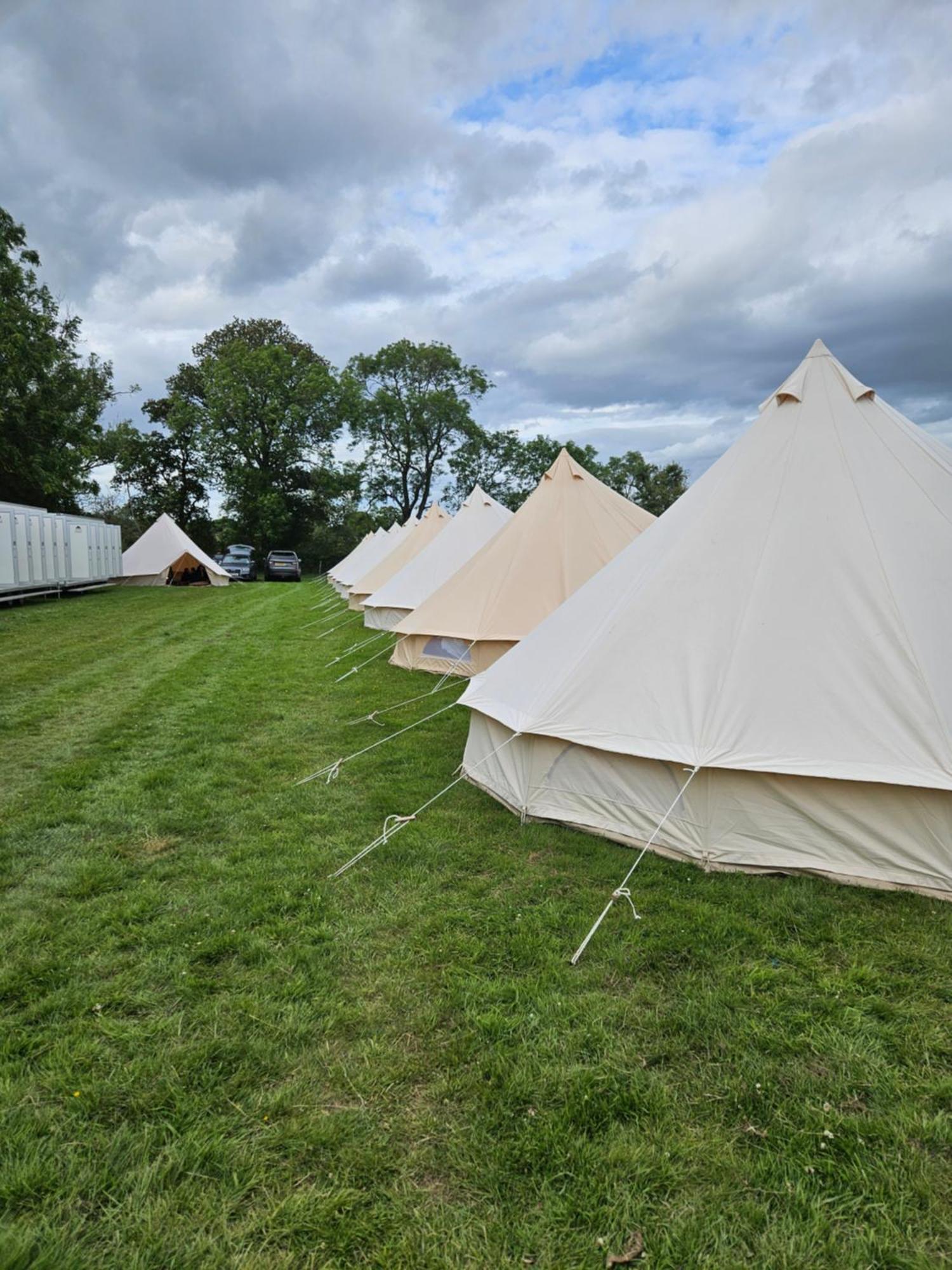 Suitehuts @ Silverstone Bagian luar foto