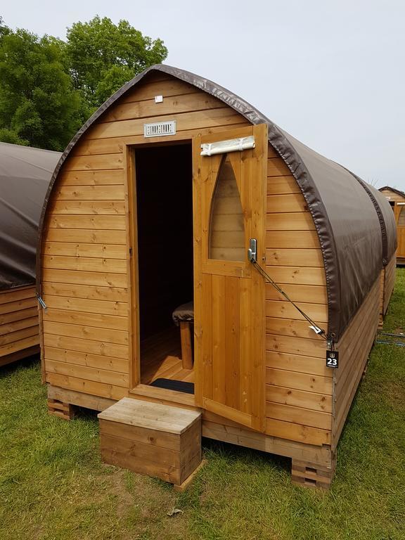 Suitehuts @ Silverstone Bagian luar foto