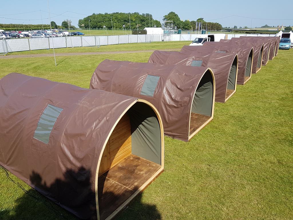Suitehuts @ Silverstone Bagian luar foto
