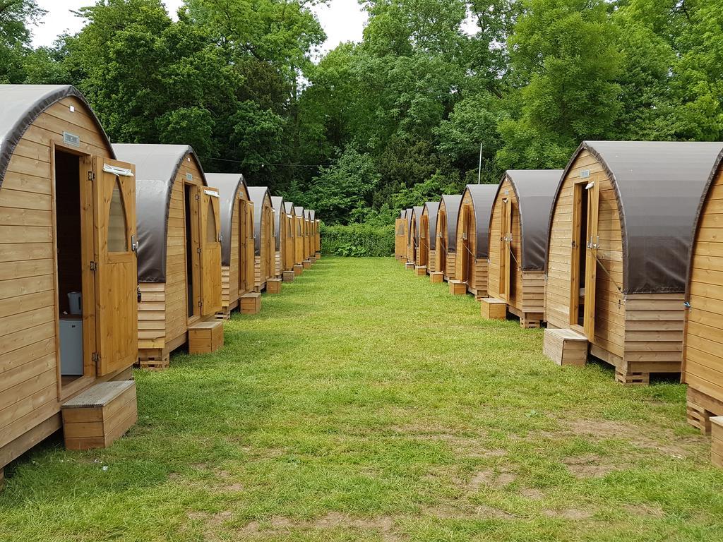 Suitehuts @ Silverstone Bagian luar foto