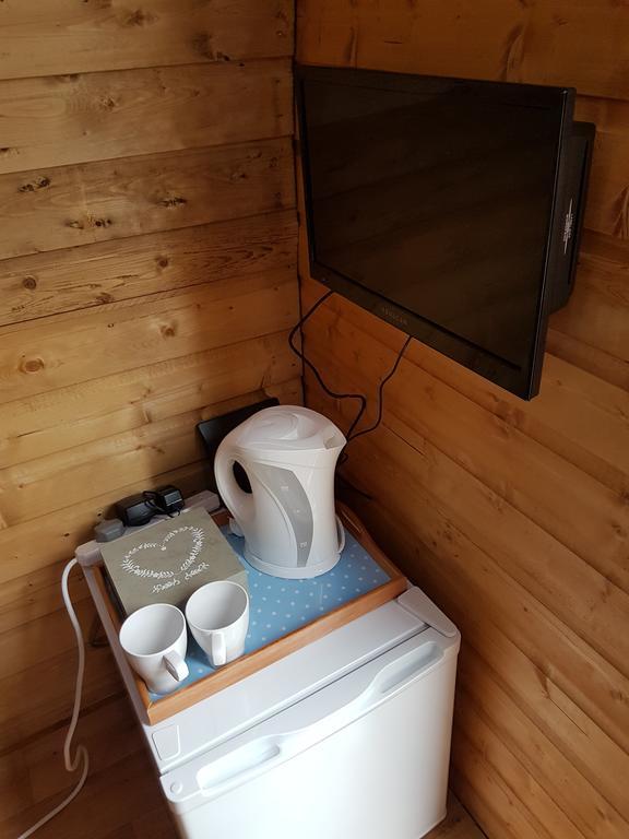 Suitehuts @ Silverstone Bagian luar foto