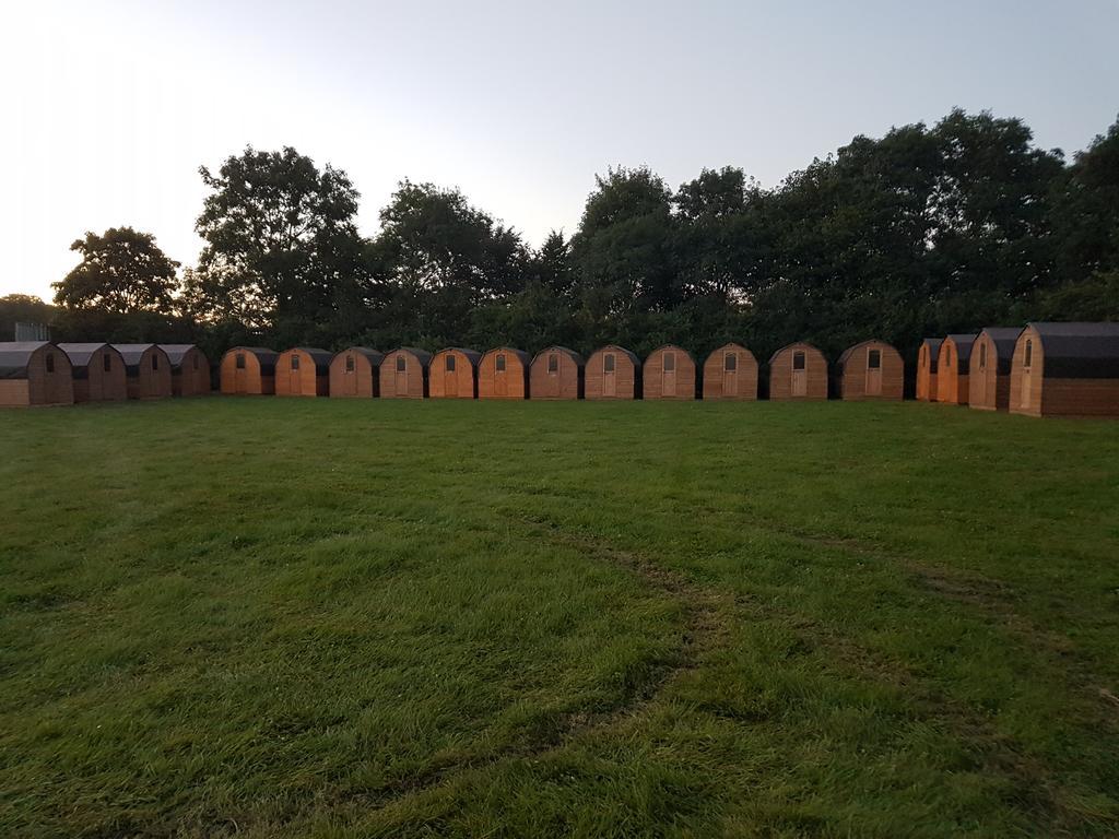 Suitehuts @ Silverstone Bagian luar foto